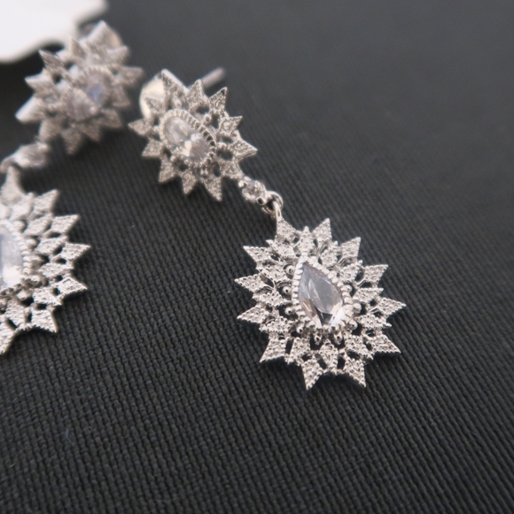 Sterling silver earrings - Picture 2 of 3